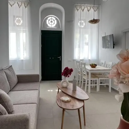 Aeris Tinos Апартаменты *